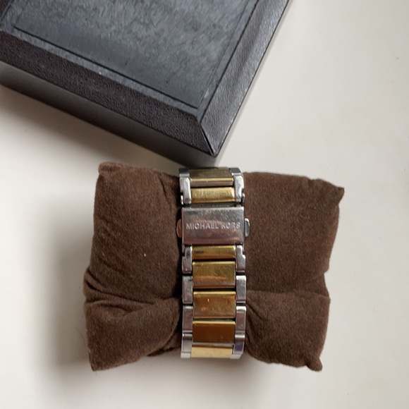 Michael Kors watch - Picture 2 of 2